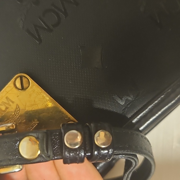 Authentic MCM munchen cross body purse - Picture 9 of 13